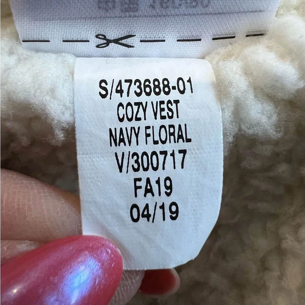 Gap Kids Navy Floral Puffer Sherpa Lined Girls Vest